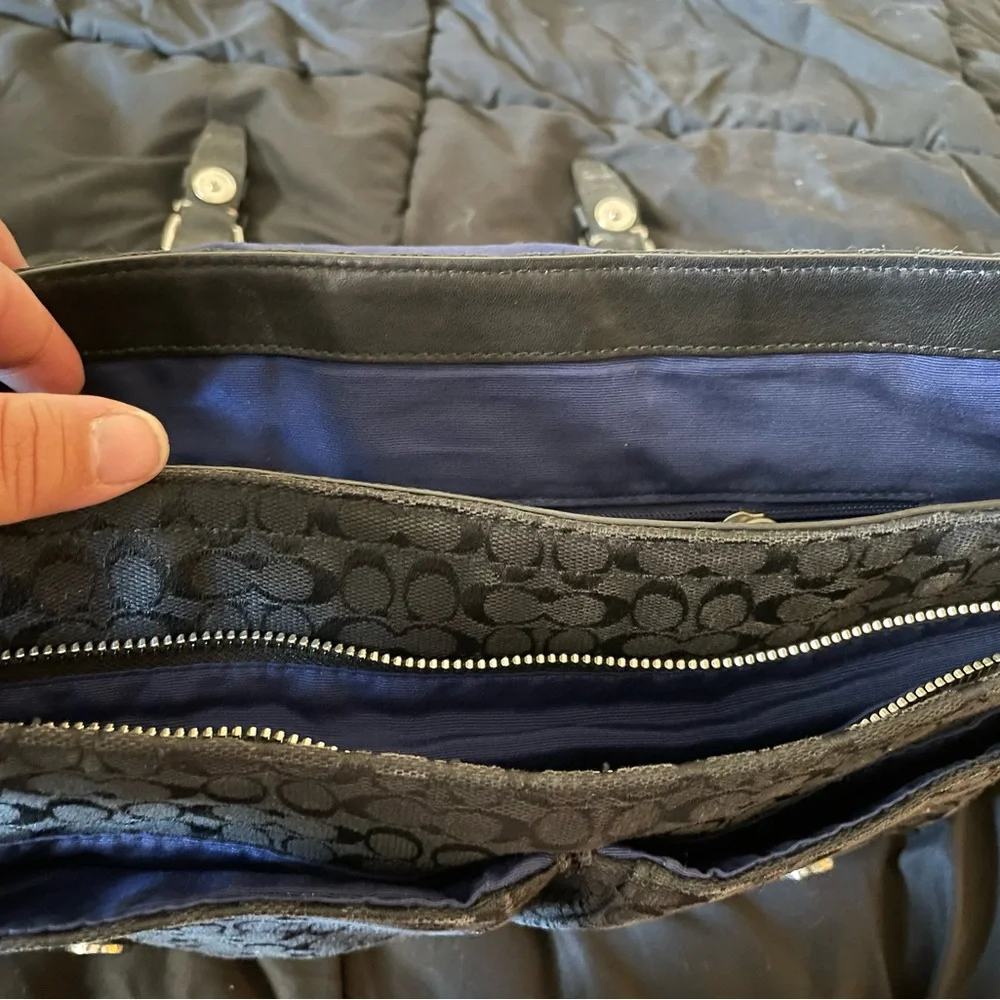 Coach Signature Voyager Messenger Bag - Picture 8 of 9